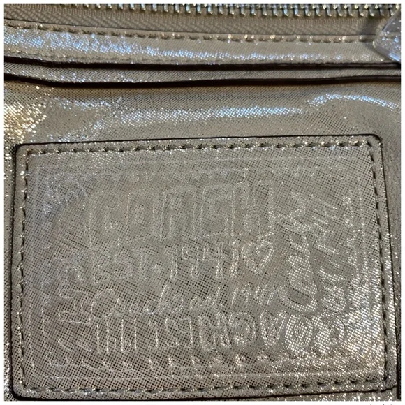 VINTAGE COACH POPPY METALLIC GOLD CHAMPAGNE LEATHER LARGE SHOULDER BAG - Picture 5 of 16